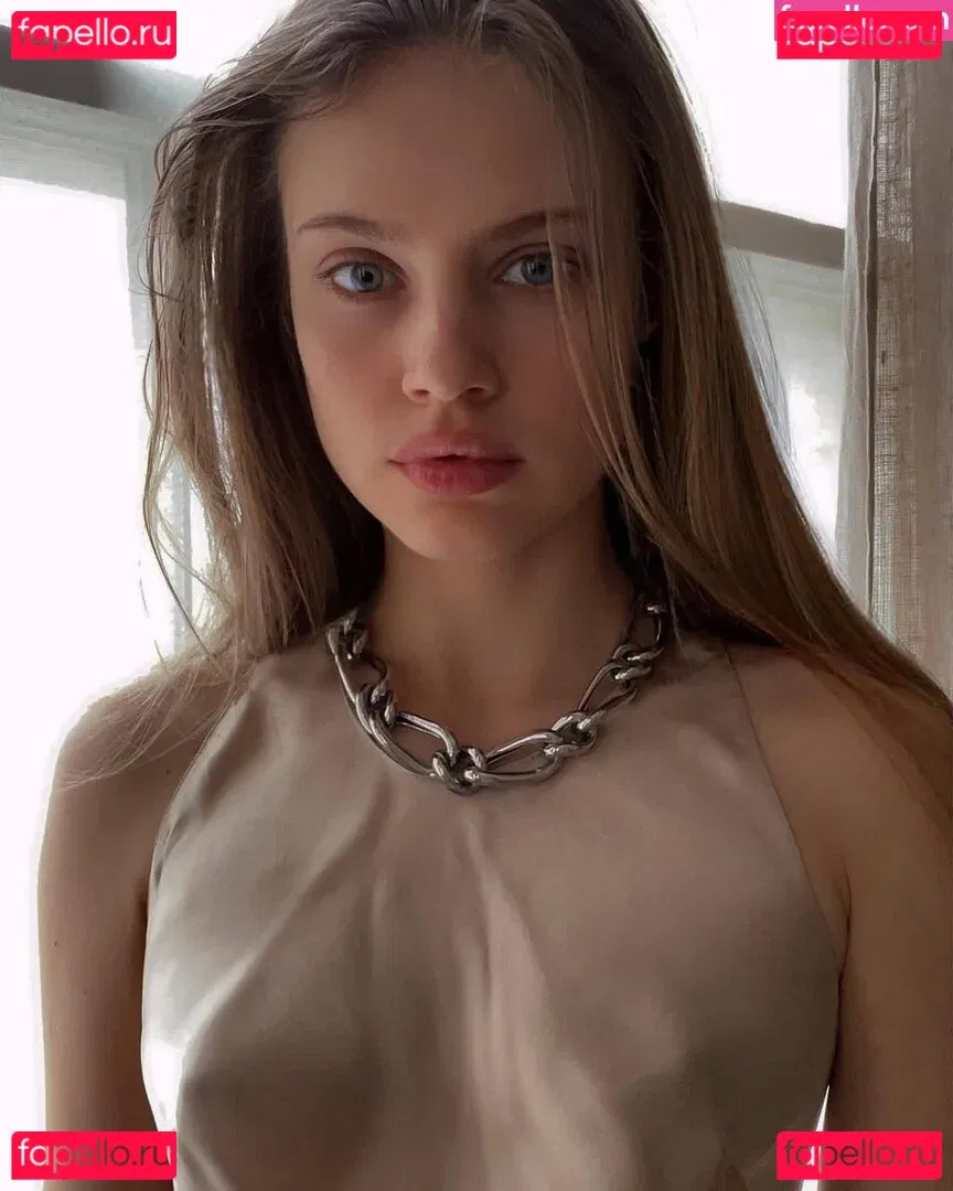 Xenia Tchoumitcheva Onlyfans Photo Gallery 
