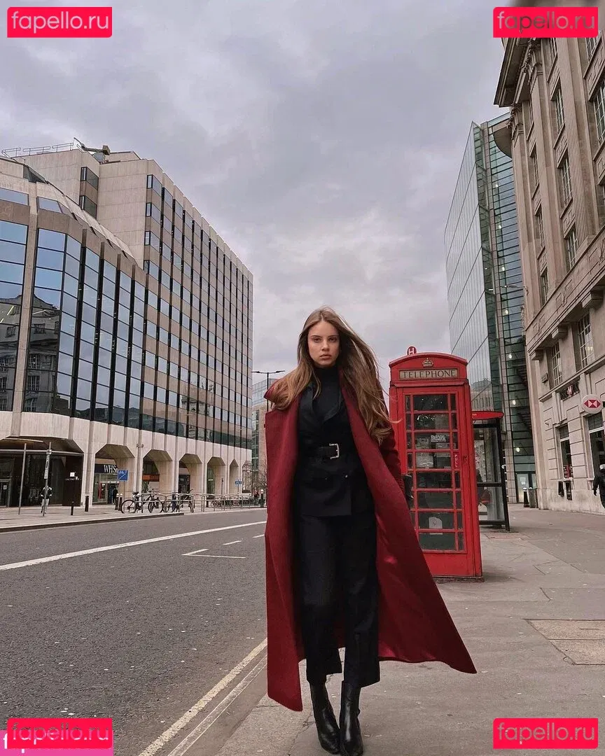 Xenia Tchoumitcheva Onlyfans Photo Gallery 