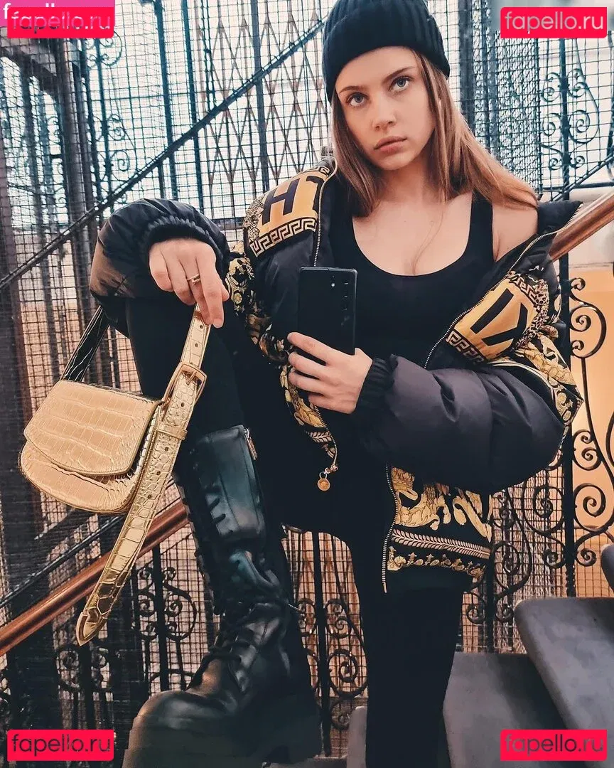 Xenia Tchoumitcheva Onlyfans Photo Gallery 