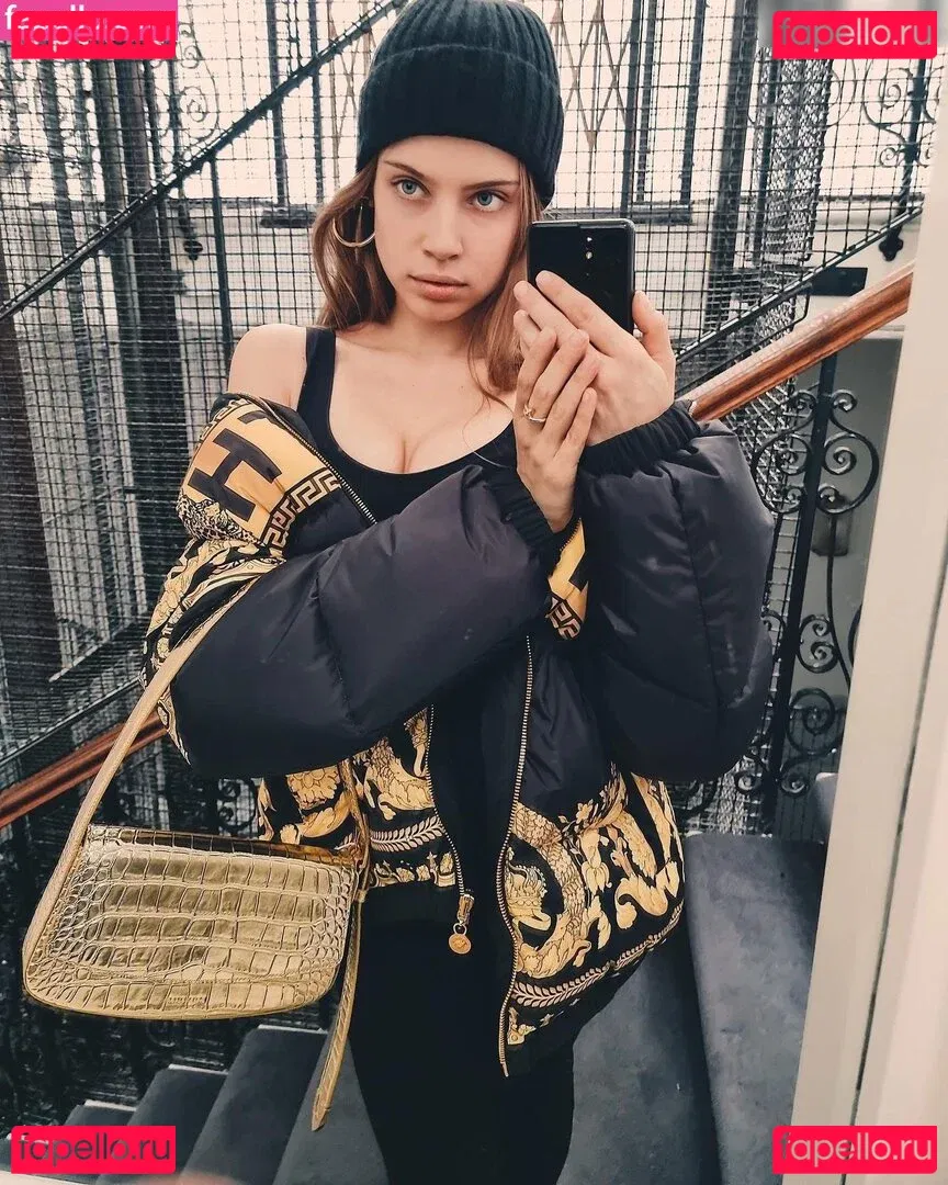 Xenia Tchoumitcheva Onlyfans Photo Gallery 