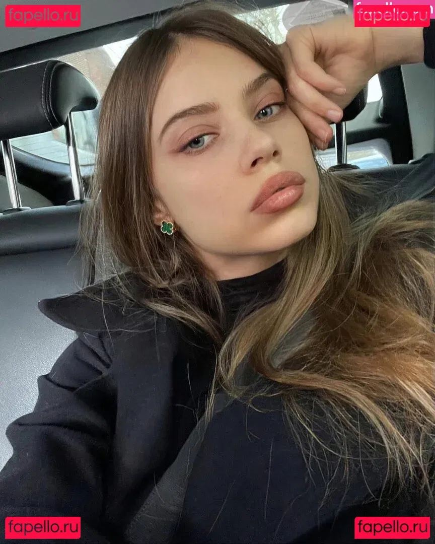 Xenia Tchoumitcheva Onlyfans Photo Gallery 