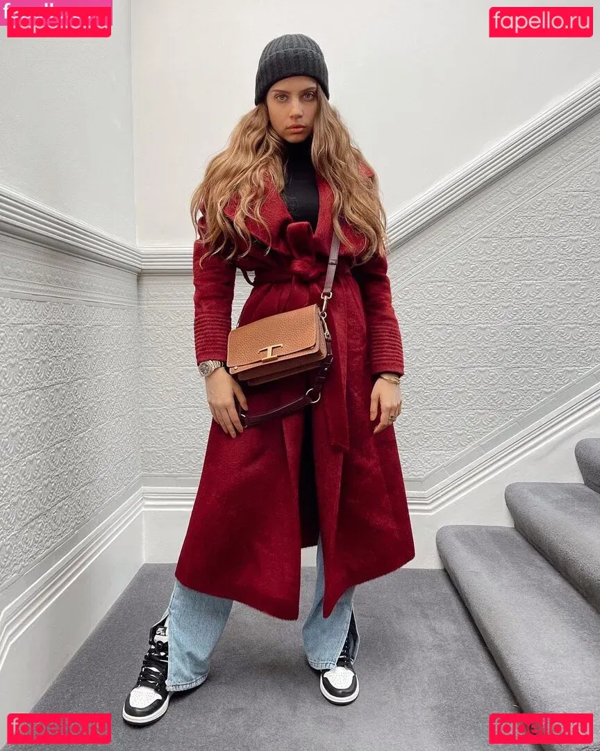 Xenia Tchoumitcheva Onlyfans Photo Gallery 