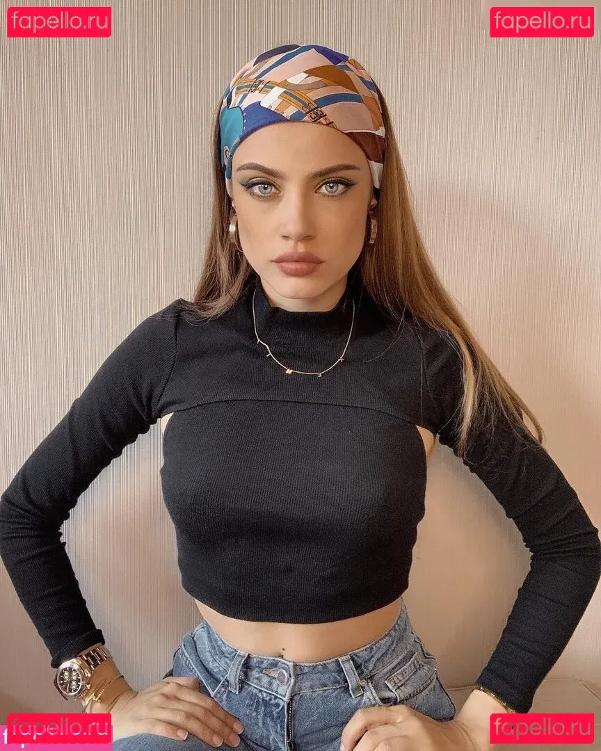 Xenia Tchoumitcheva Onlyfans Photo Gallery 