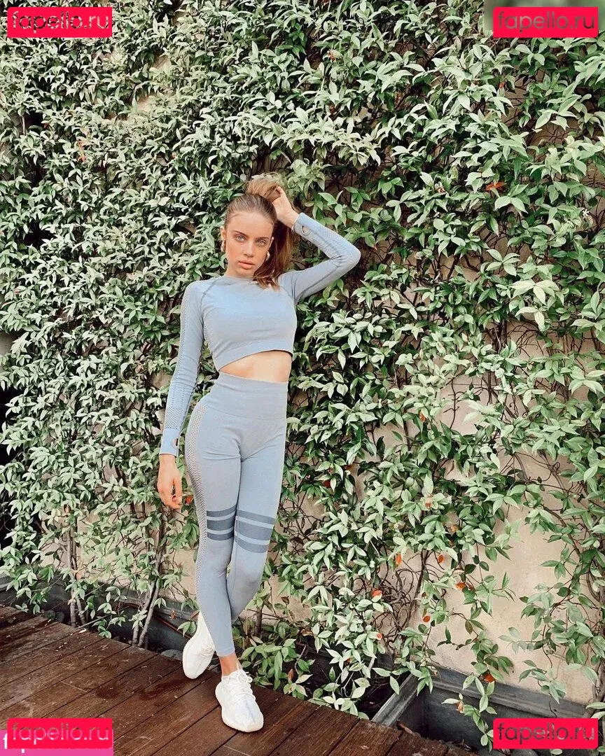 Xenia Tchoumitcheva Onlyfans Photo Gallery 