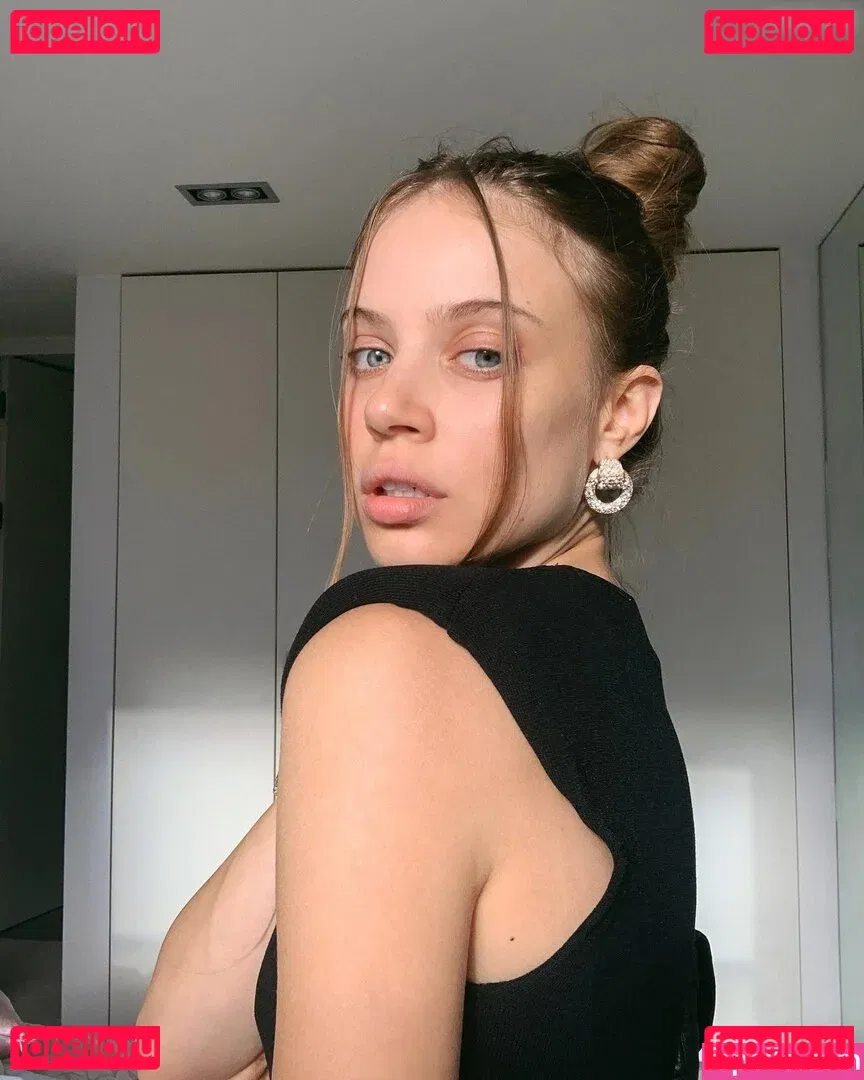 Xenia Tchoumitcheva Onlyfans Photo Gallery 