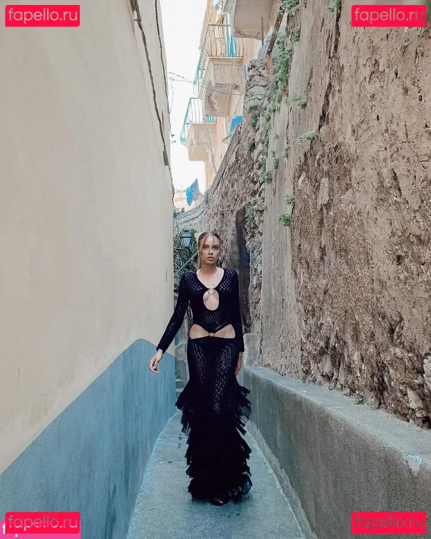 Xenia Tchoumitcheva Onlyfans Photo Gallery 