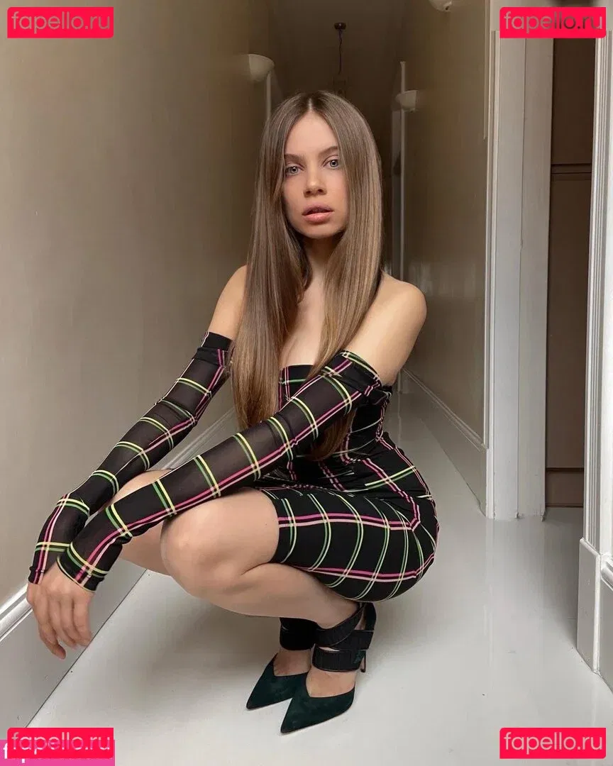 Xenia Tchoumitcheva Onlyfans Photo Gallery 