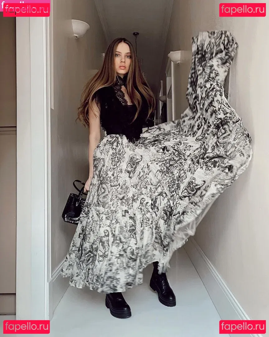 Xenia Tchoumitcheva Onlyfans Photo Gallery 