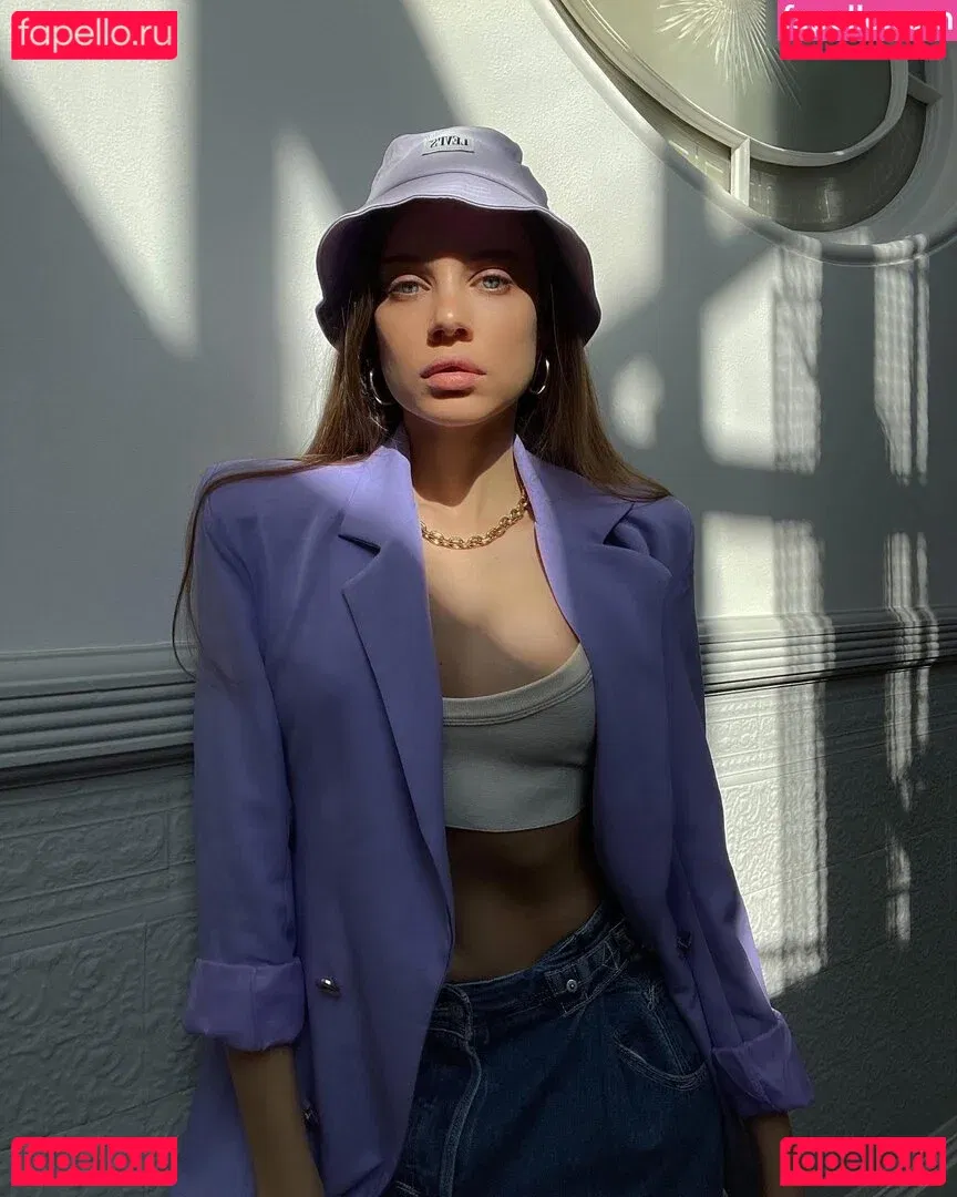 Xenia Tchoumitcheva Onlyfans Photo Gallery 