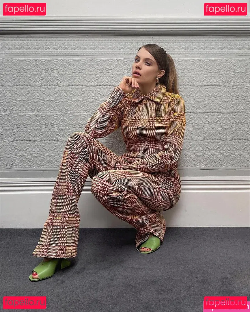 Xenia Tchoumitcheva Onlyfans Photo Gallery 