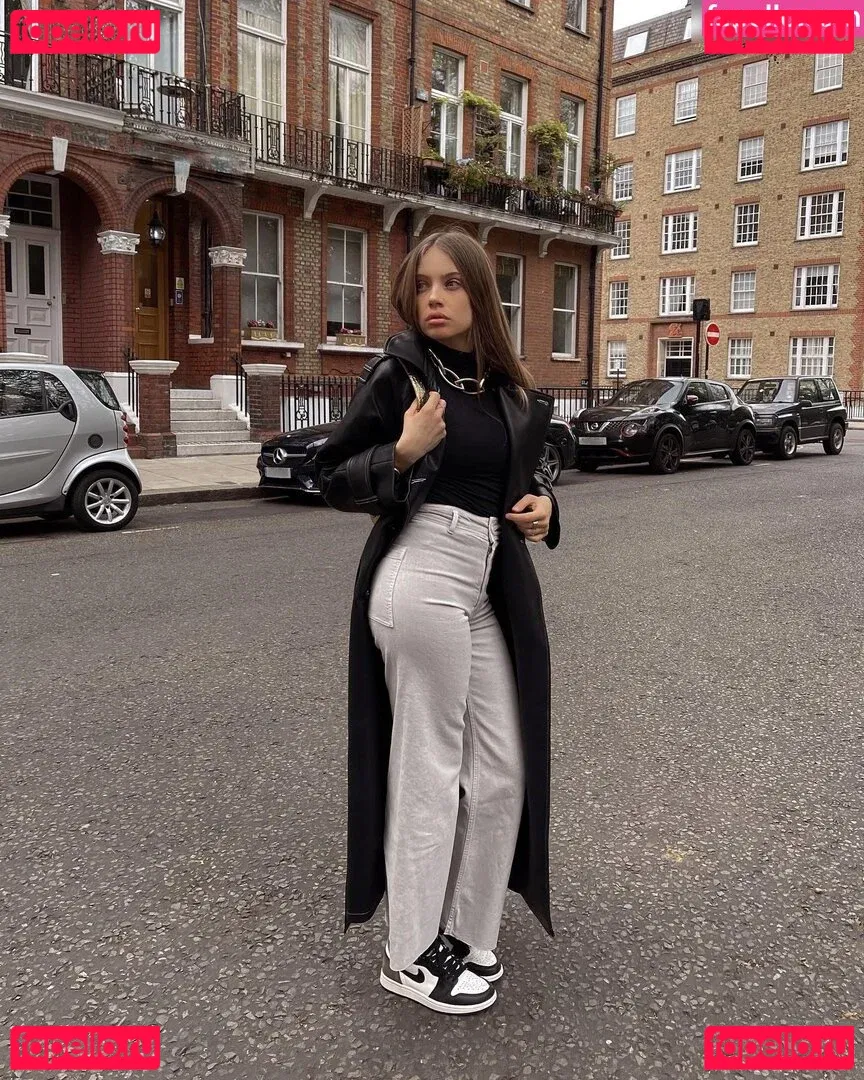 Xenia Tchoumitcheva Onlyfans Photo Gallery 