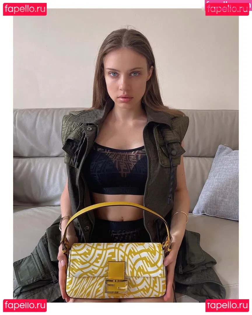 Xenia Tchoumitcheva Onlyfans Photo Gallery 