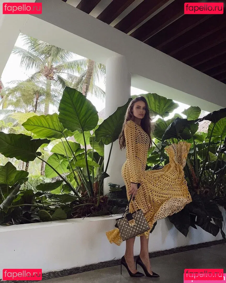 Xenia Tchoumitcheva Onlyfans Photo Gallery 