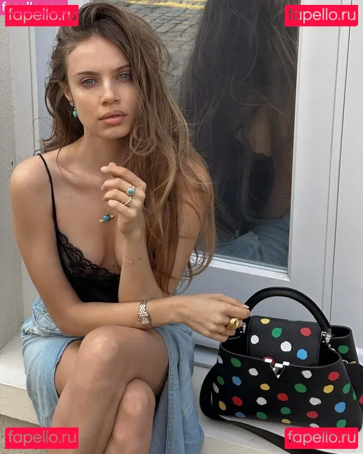 Xenia Tchoumitcheva Onlyfans Photo Gallery 