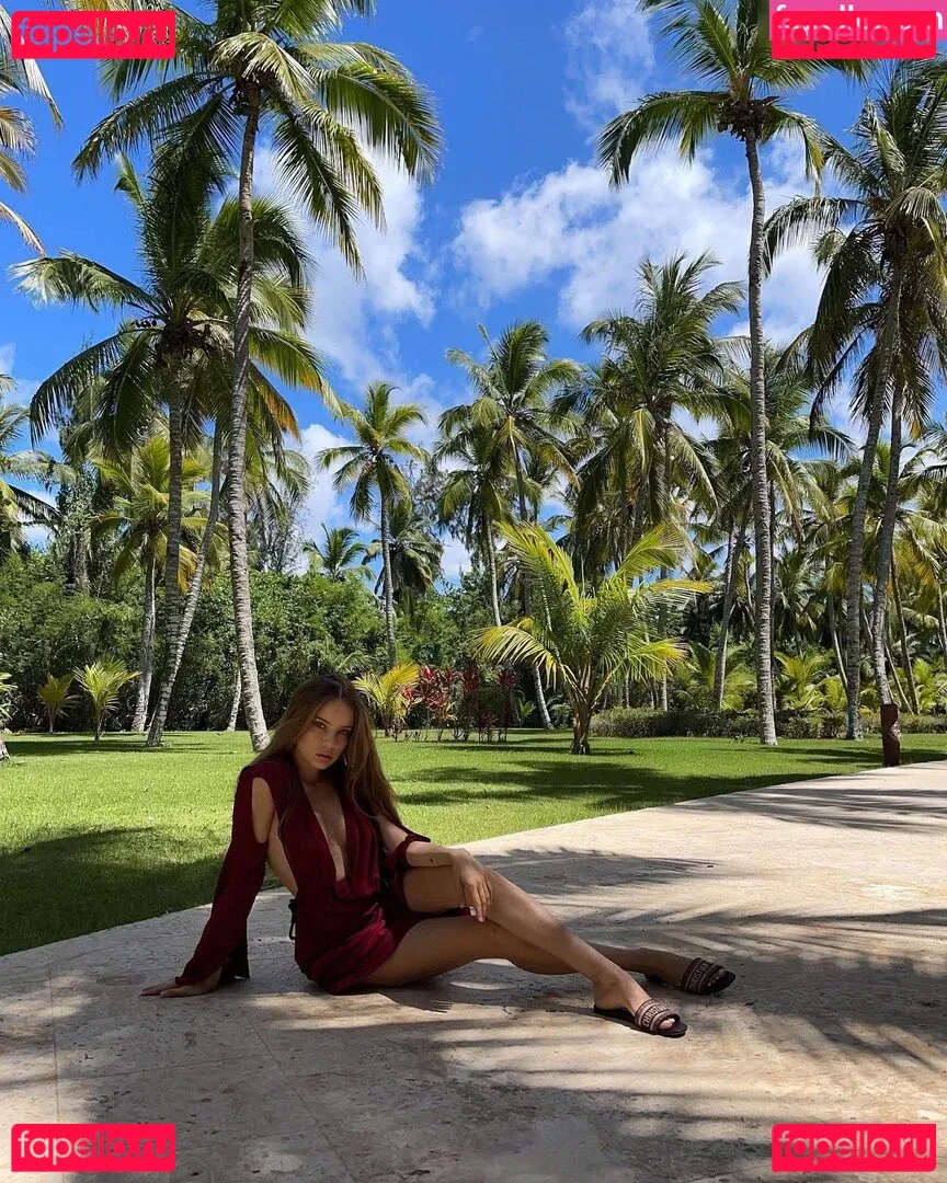 Xenia Tchoumitcheva Onlyfans Photo Gallery 