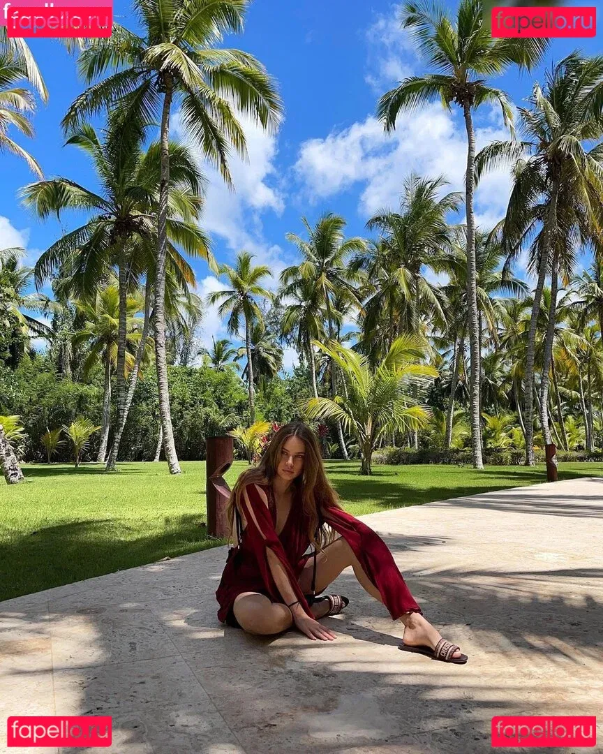 Xenia Tchoumitcheva Onlyfans Photo Gallery 