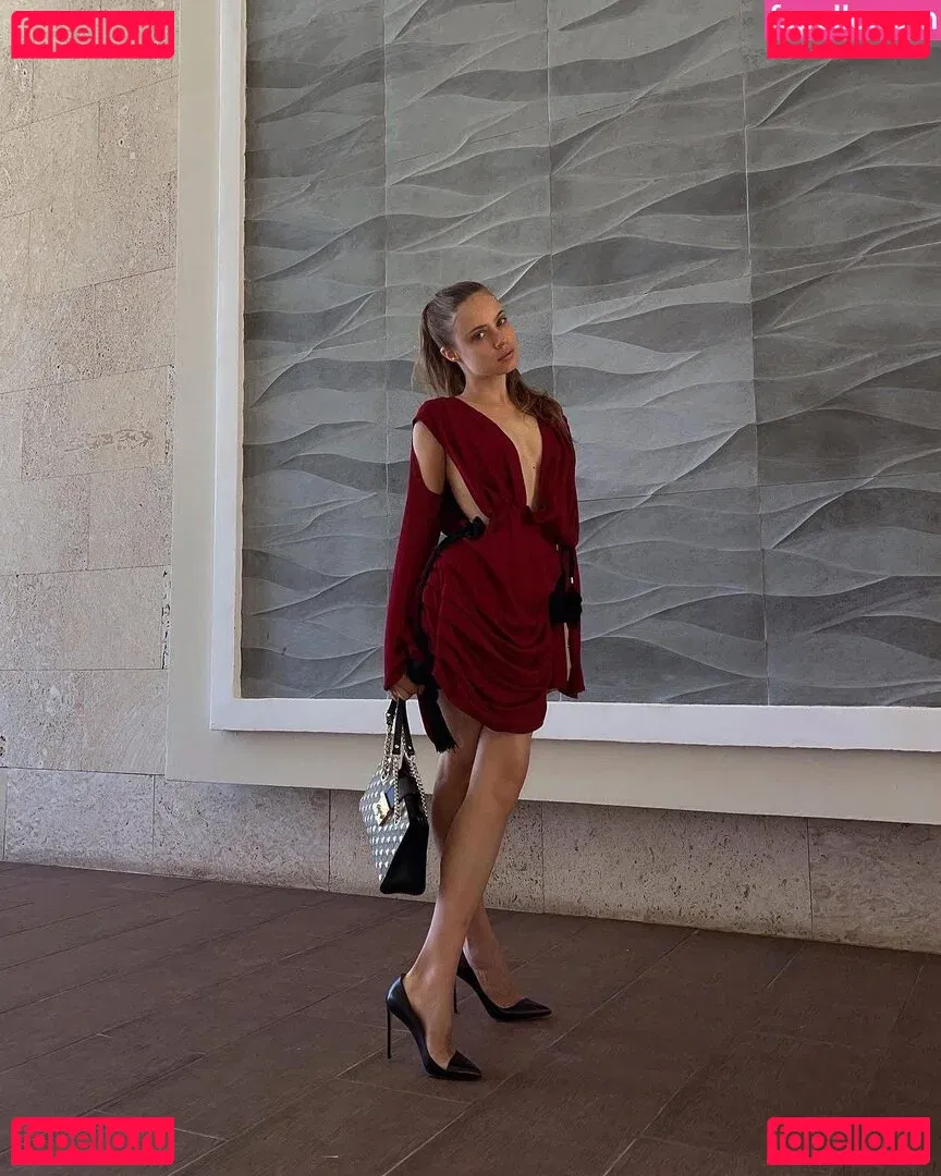 Xenia Tchoumitcheva Onlyfans Photo Gallery 