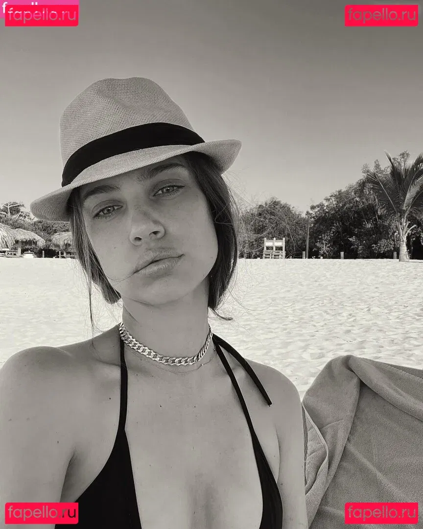 Xenia Tchoumitcheva Onlyfans Photo Gallery 