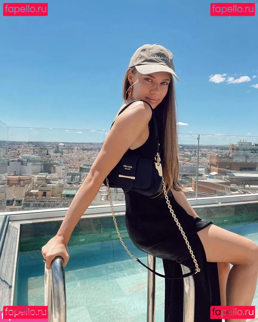 Xenia Tchoumitcheva Onlyfans Photo Gallery 