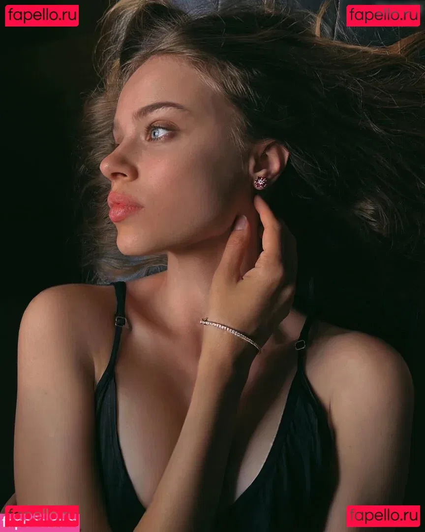 Xenia Tchoumitcheva Onlyfans Photo Gallery 