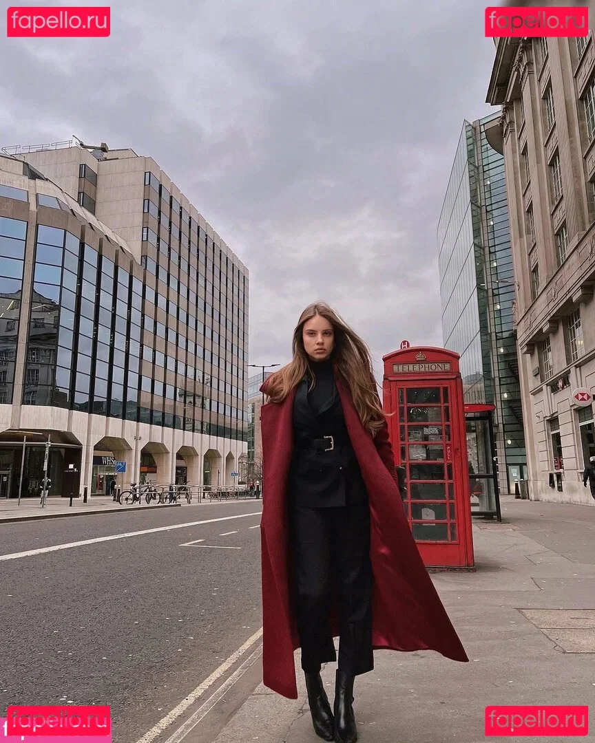 Xenia Tchoumitcheva Onlyfans Photo Gallery 