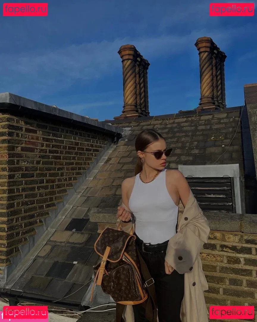 Xenia Tchoumitcheva Onlyfans Photo Gallery 