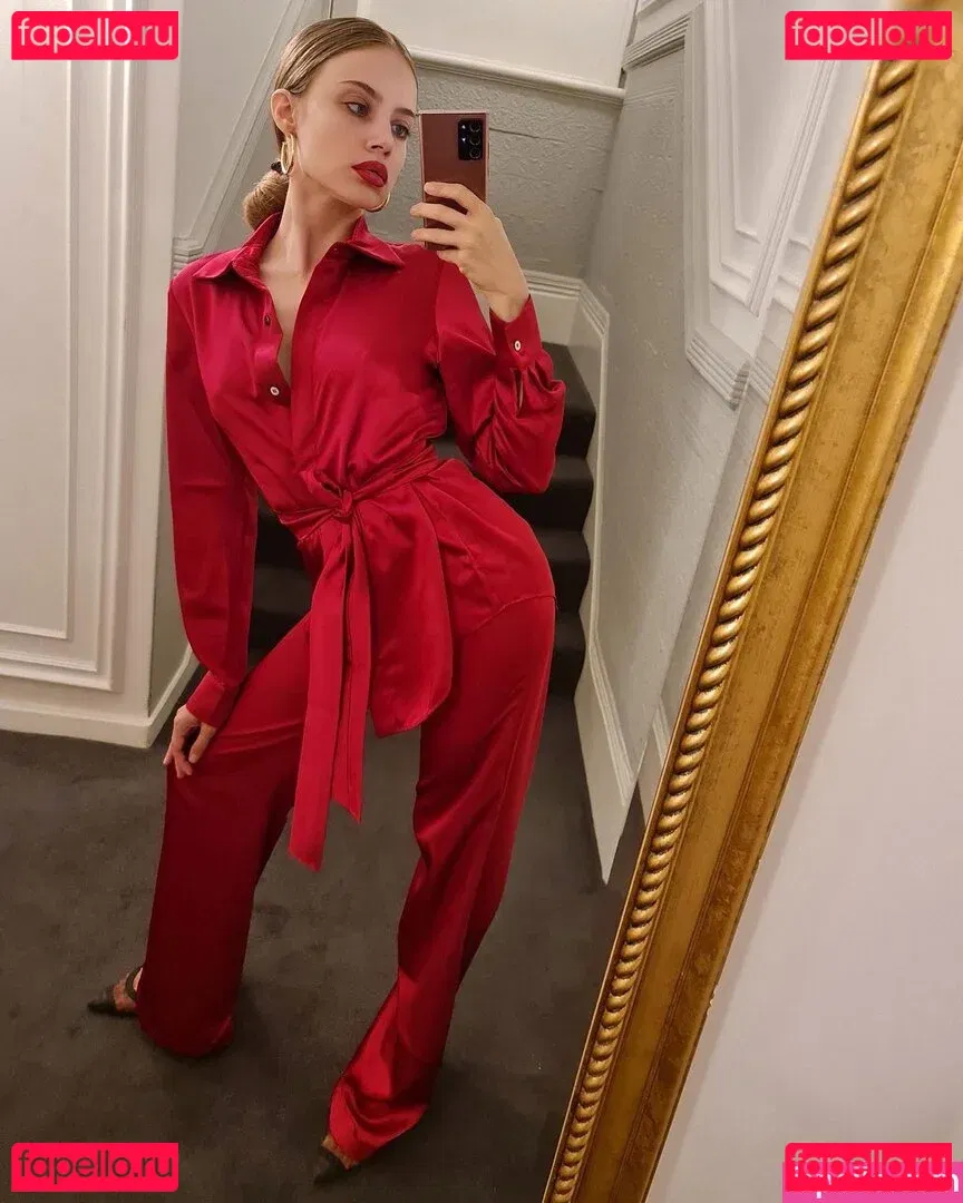 Xenia Tchoumitcheva Onlyfans Photo Gallery 