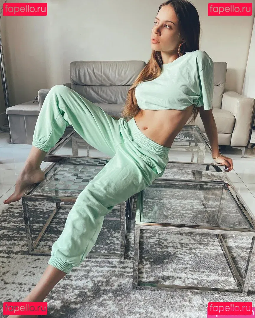 Xenia Tchoumitcheva Onlyfans Photo Gallery 