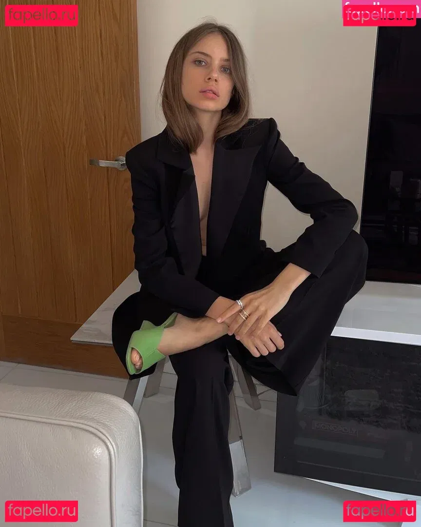 Xenia Tchoumitcheva Onlyfans Photo Gallery 