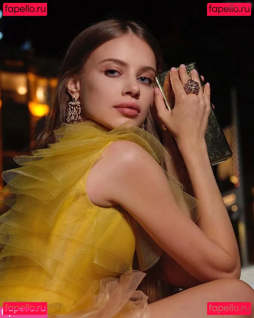 Xenia Tchoumitcheva Onlyfans Photo Gallery 