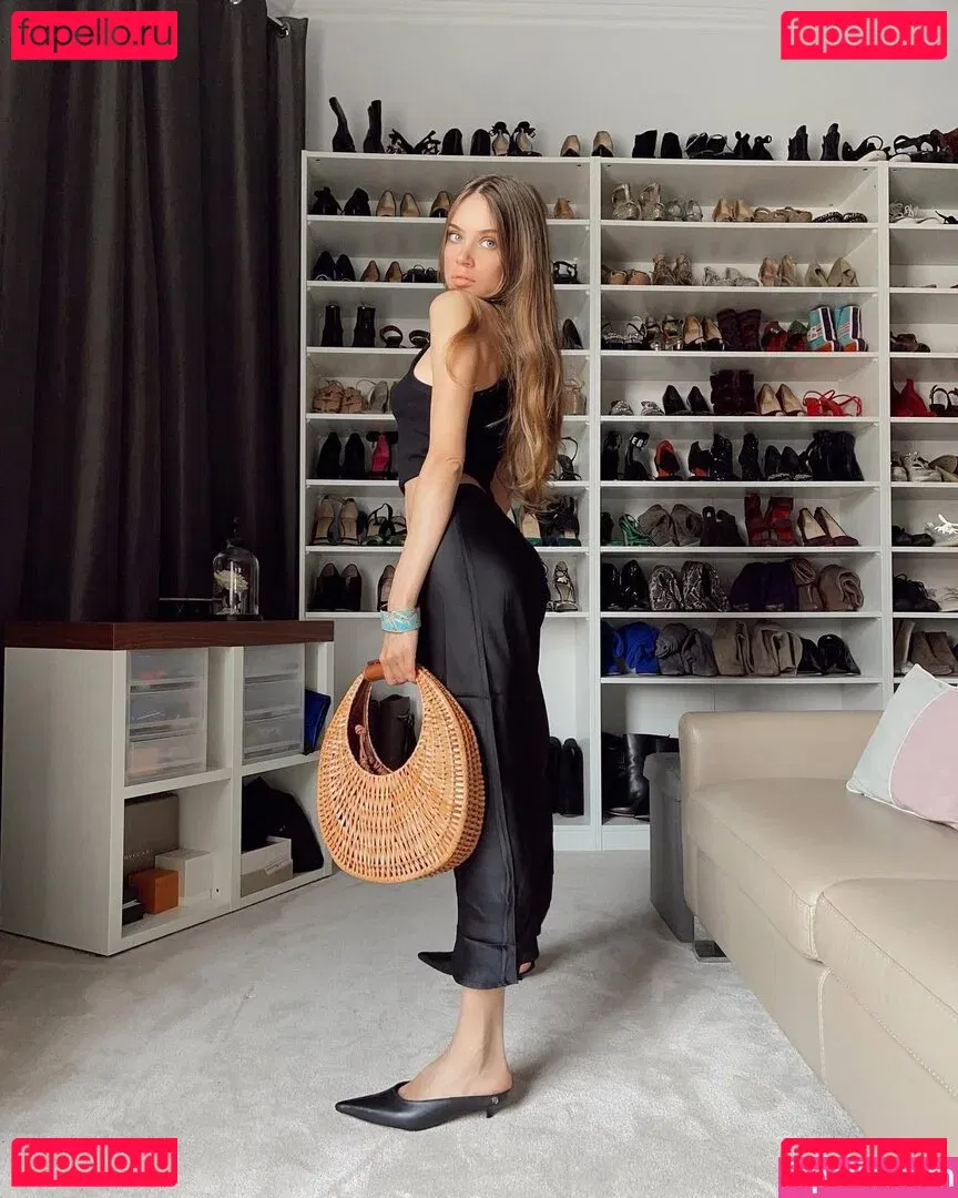 Xenia Tchoumitcheva Onlyfans Photo Gallery 