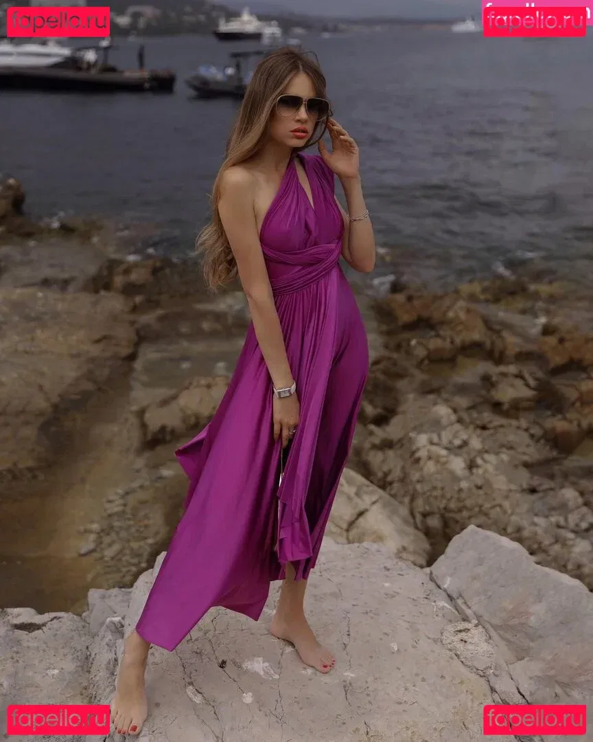 Xenia Tchoumitcheva Onlyfans Photo Gallery 