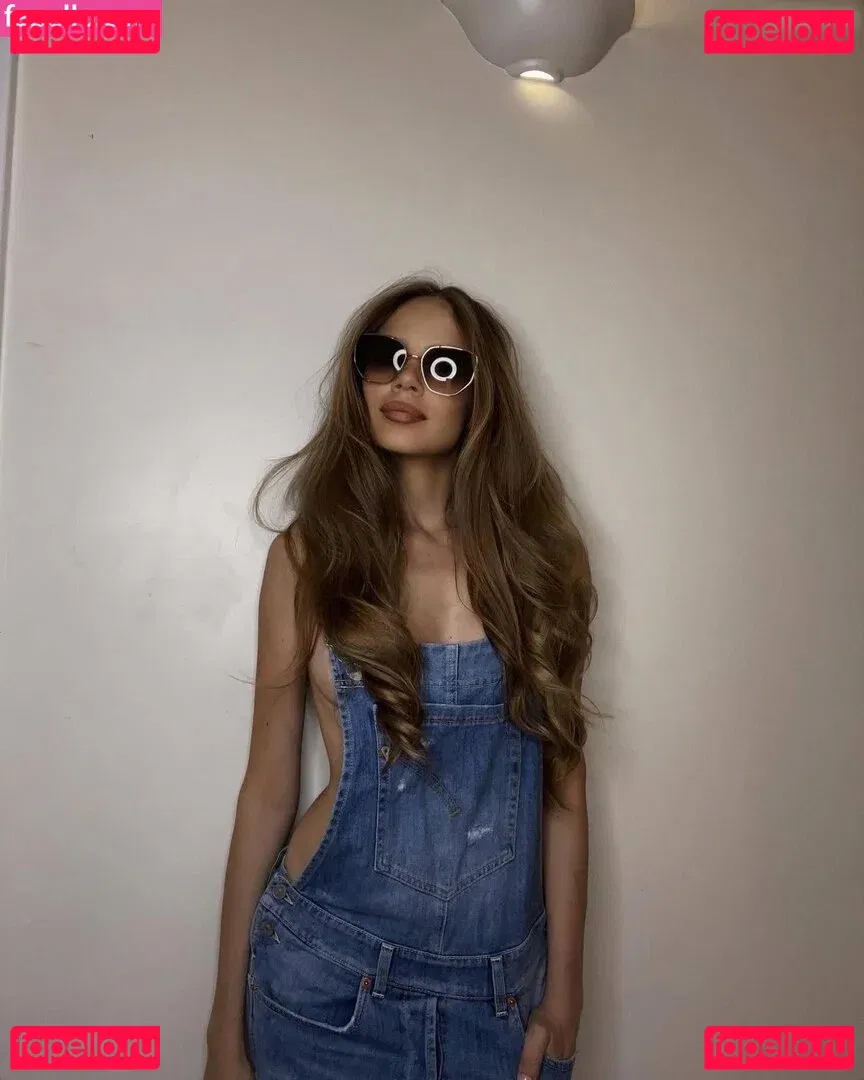 Xenia Tchoumitcheva Onlyfans Photo Gallery 