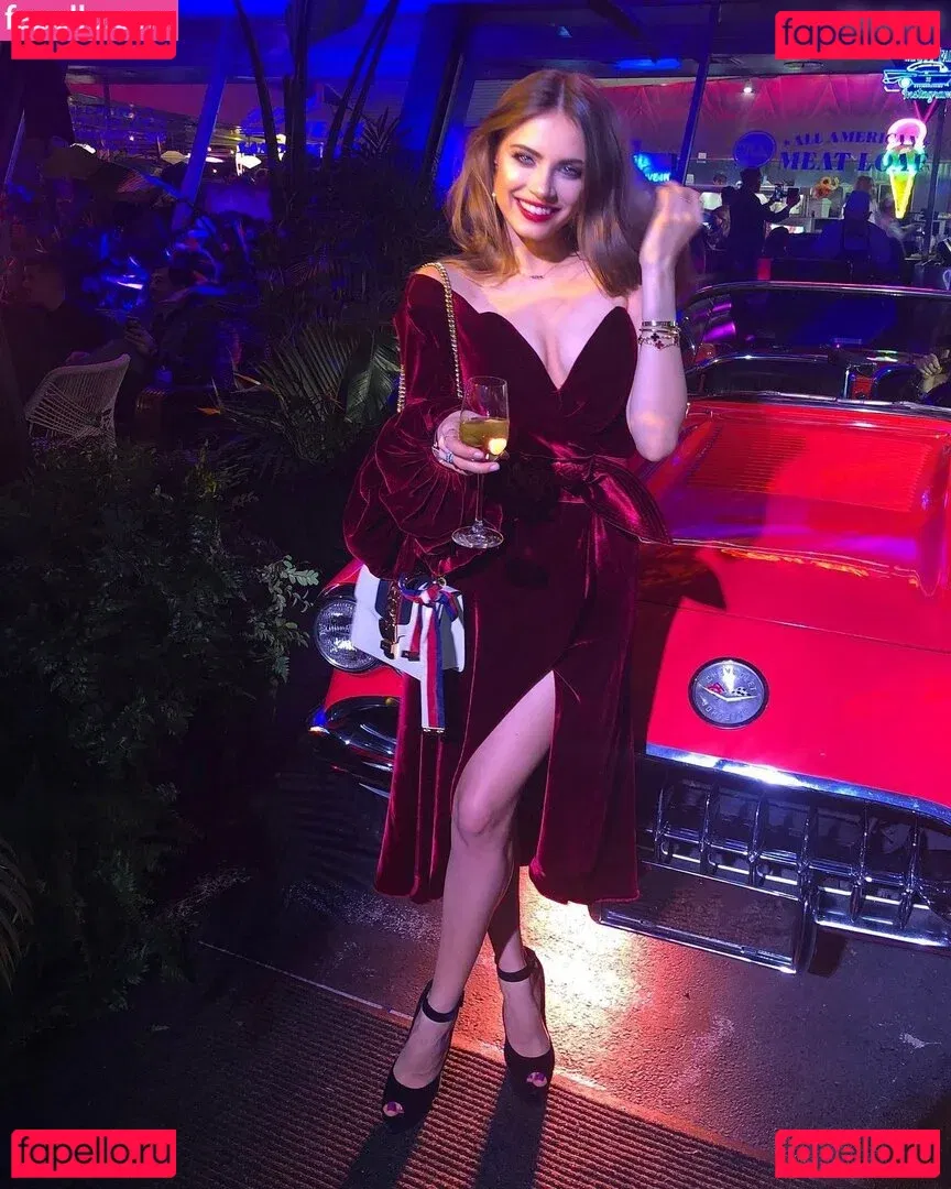 Xenia Tchoumitcheva Onlyfans Photo Gallery 