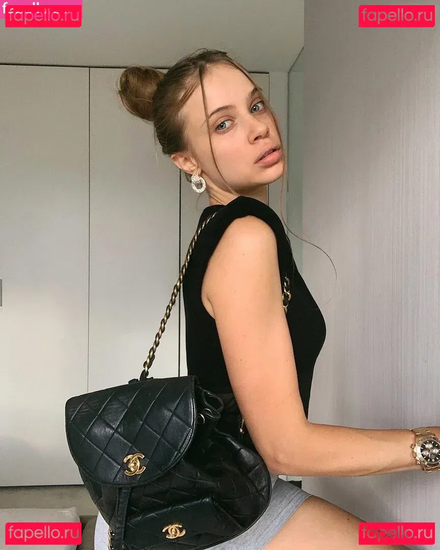 Xenia Tchoumitcheva Onlyfans Photo Gallery 