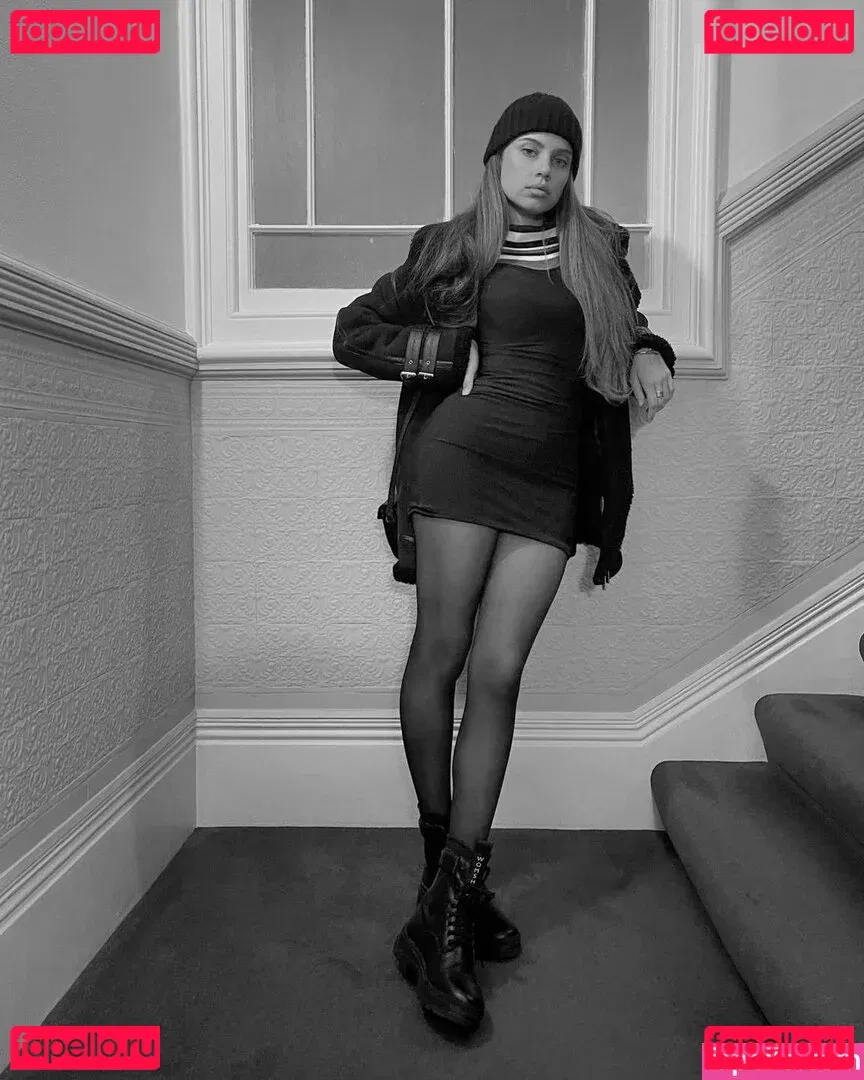 Xenia Tchoumitcheva Onlyfans Photo Gallery 