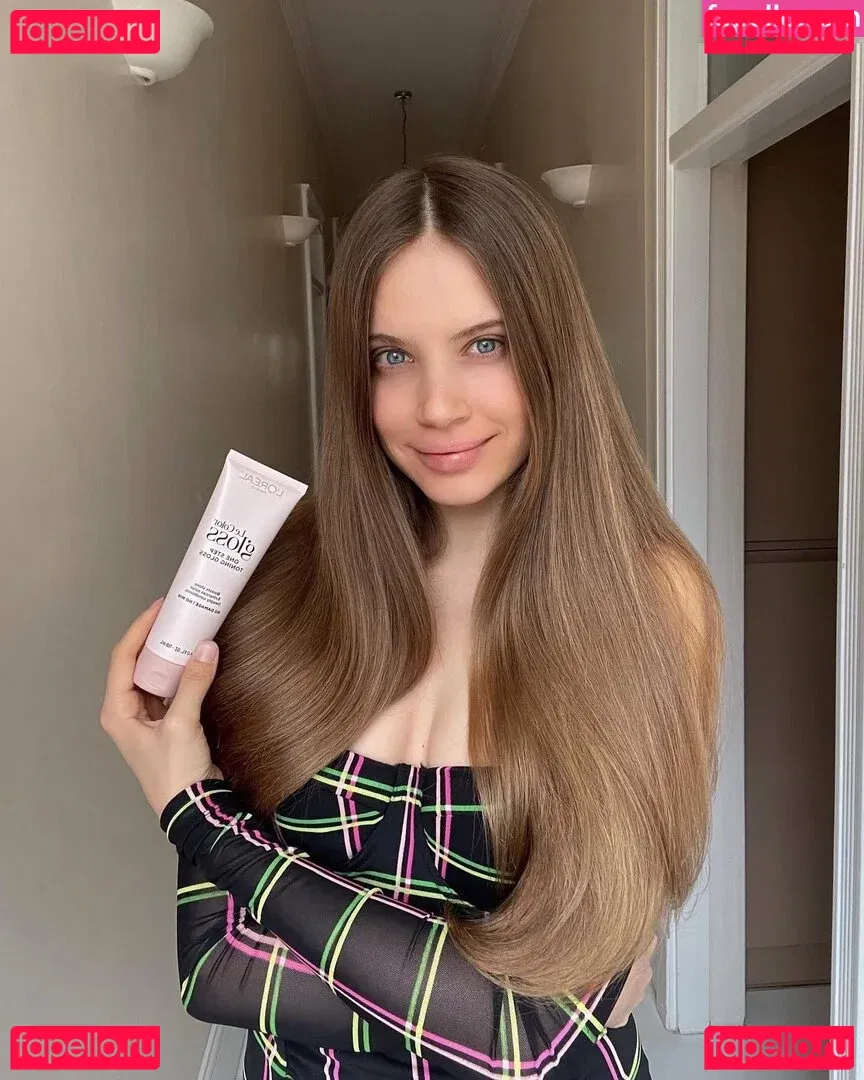 Xenia Tchoumitcheva Onlyfans Photo Gallery 