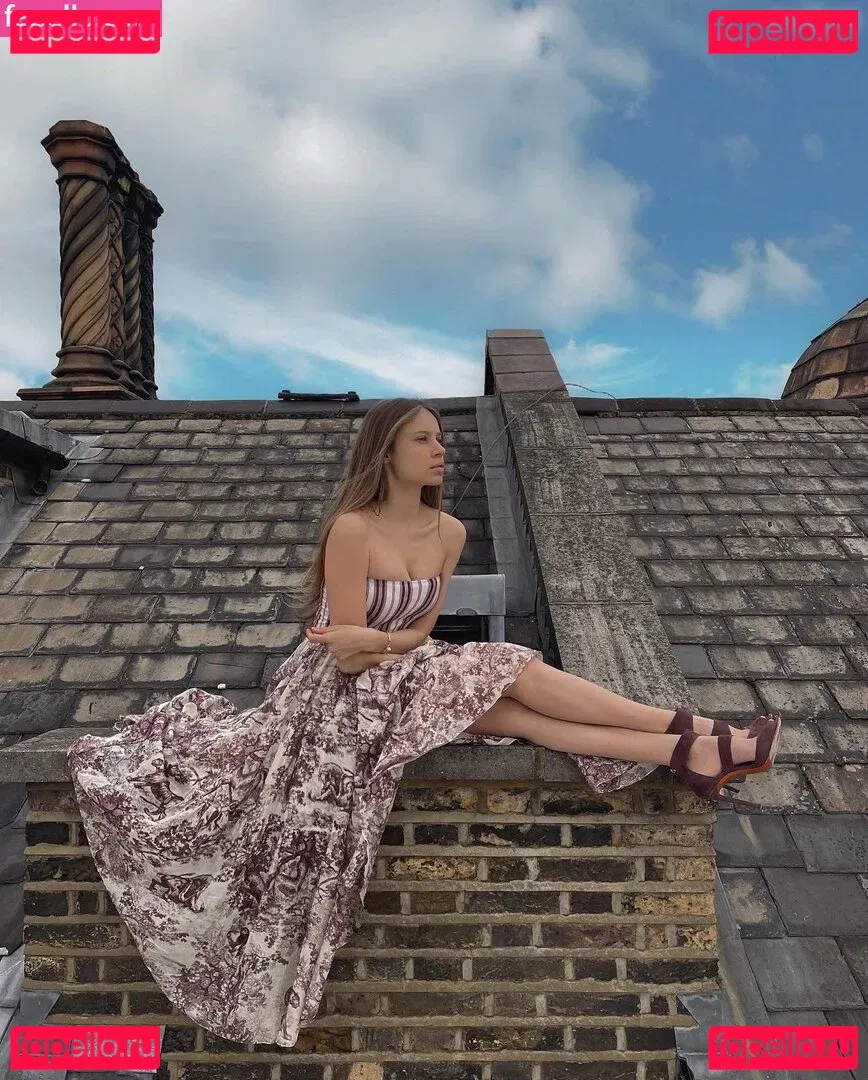 Xenia Tchoumitcheva Onlyfans Photo Gallery 