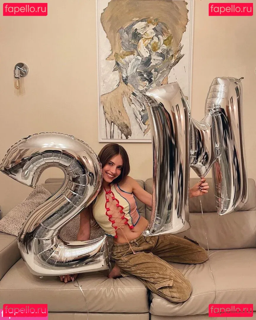 Xenia Tchoumitcheva Onlyfans Photo Gallery 