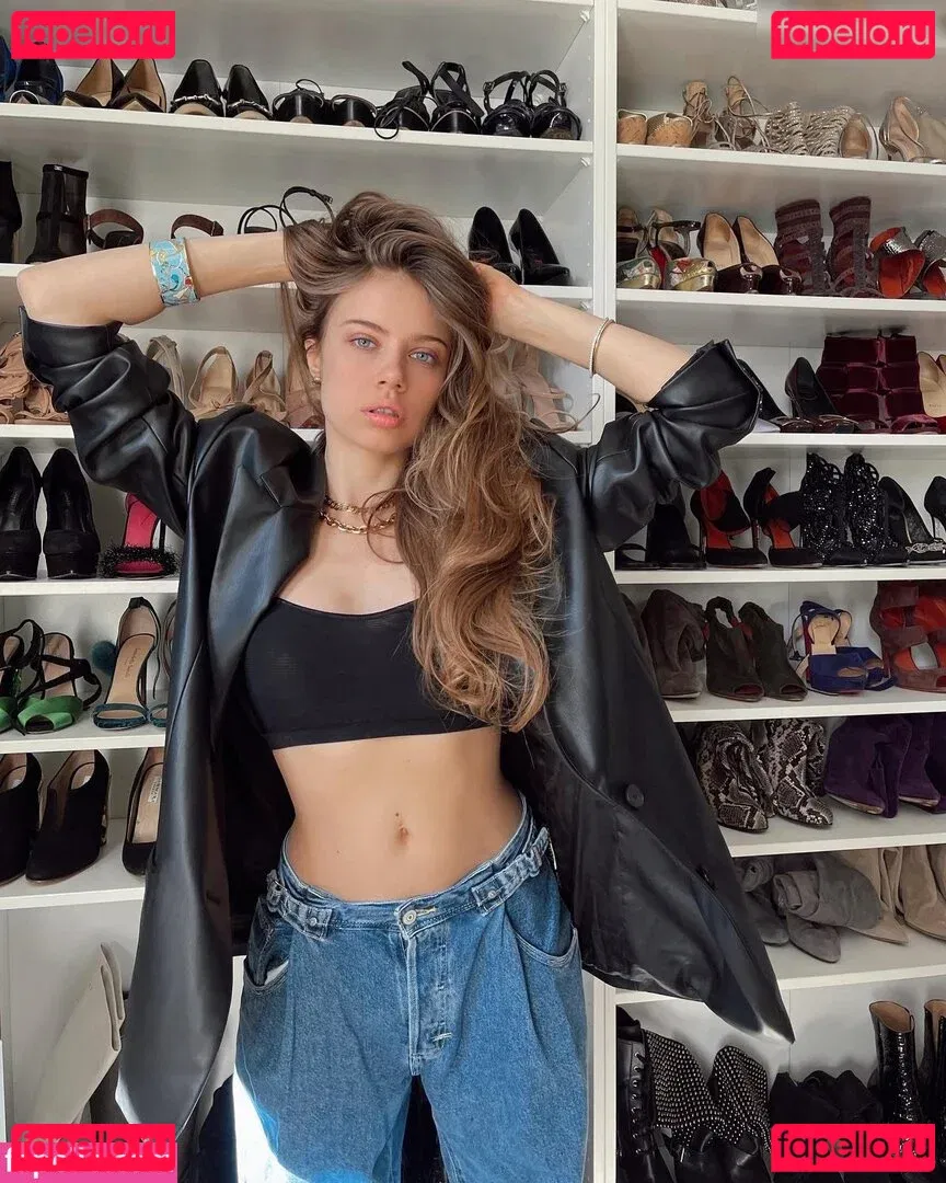 Xenia Tchoumitcheva Onlyfans Photo Gallery 