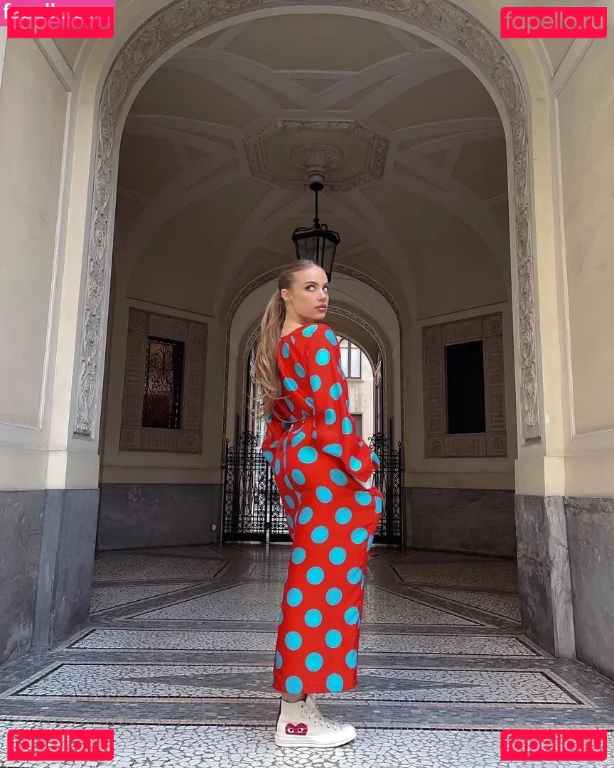 Xenia Tchoumitcheva Onlyfans Photo Gallery 