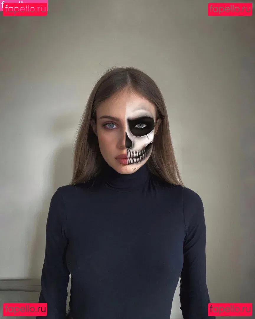 Xenia Tchoumitcheva Onlyfans Photo Gallery 