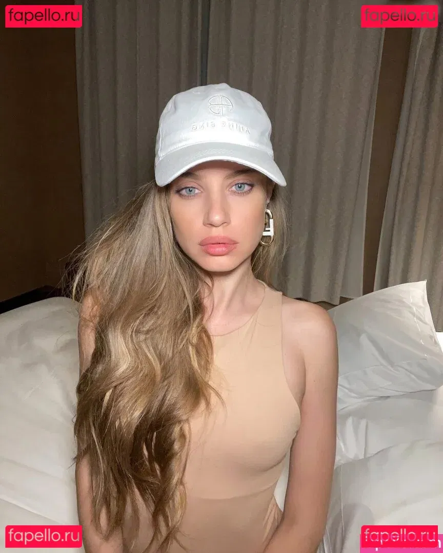 Xenia Tchoumitcheva Onlyfans Photo Gallery 