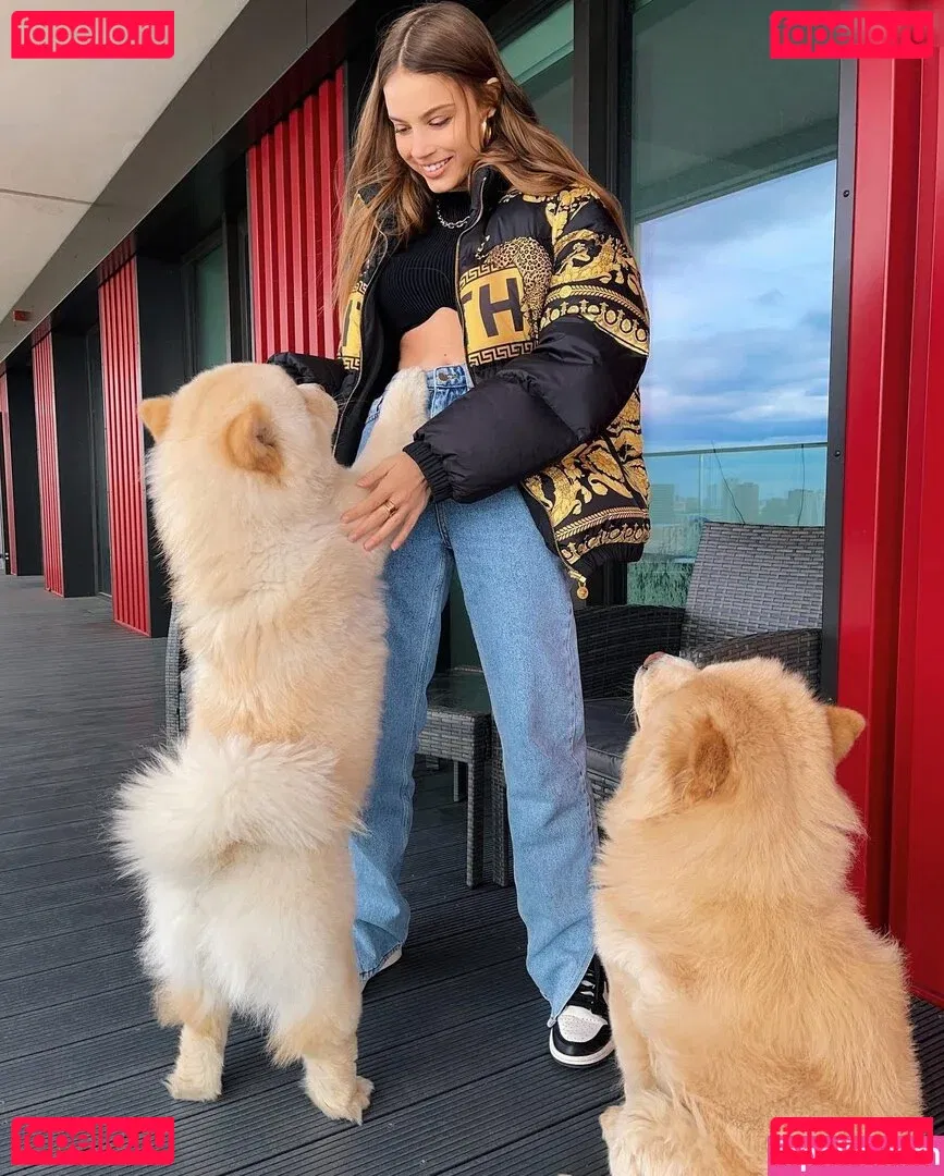 Xenia Tchoumitcheva Onlyfans Photo Gallery 