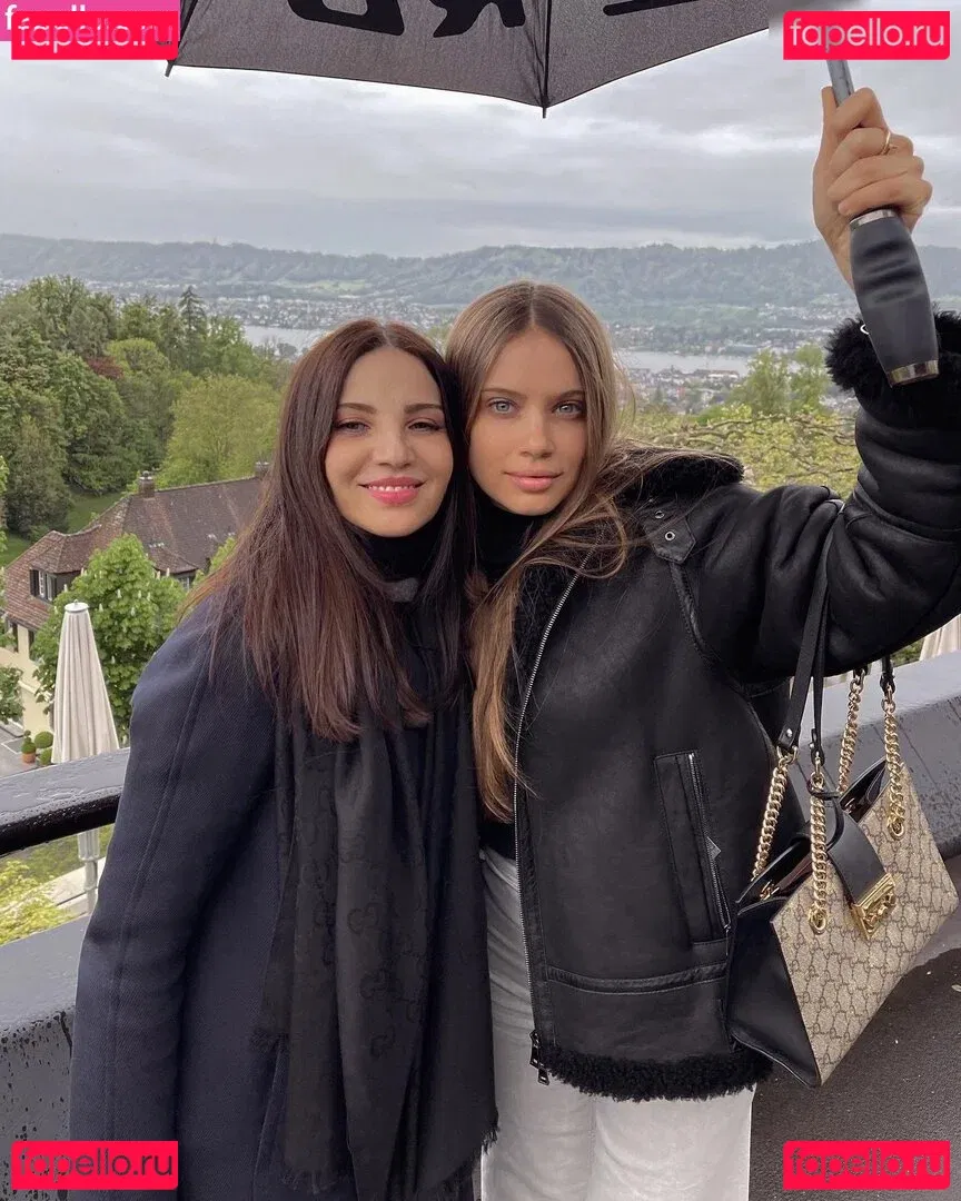 Xenia Tchoumitcheva Onlyfans Photo Gallery 