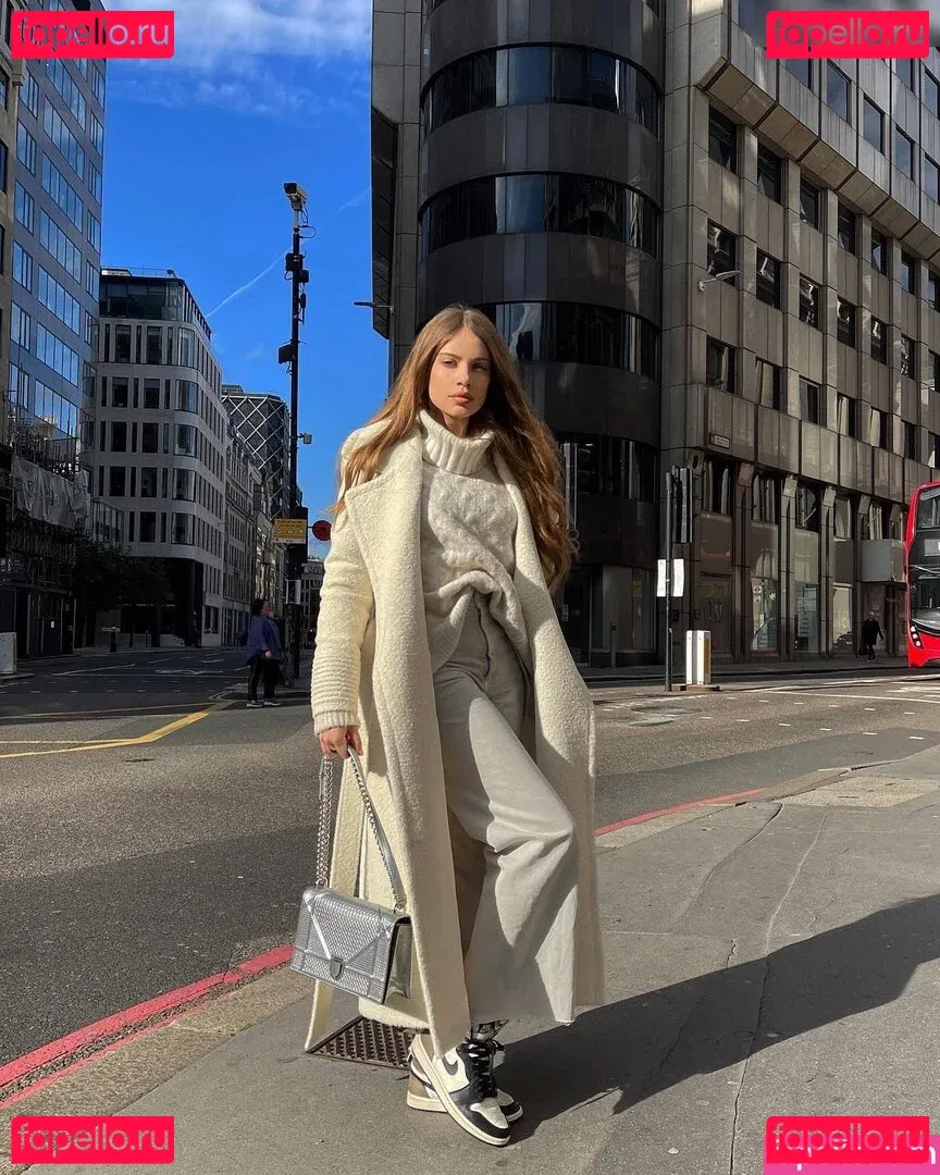 Xenia Tchoumitcheva Onlyfans Photo Gallery 