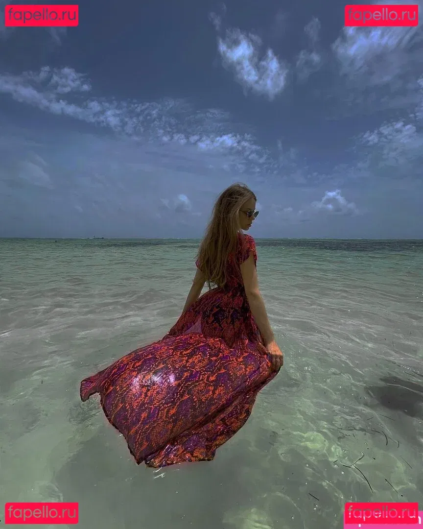 Xenia Tchoumitcheva Onlyfans Photo Gallery 