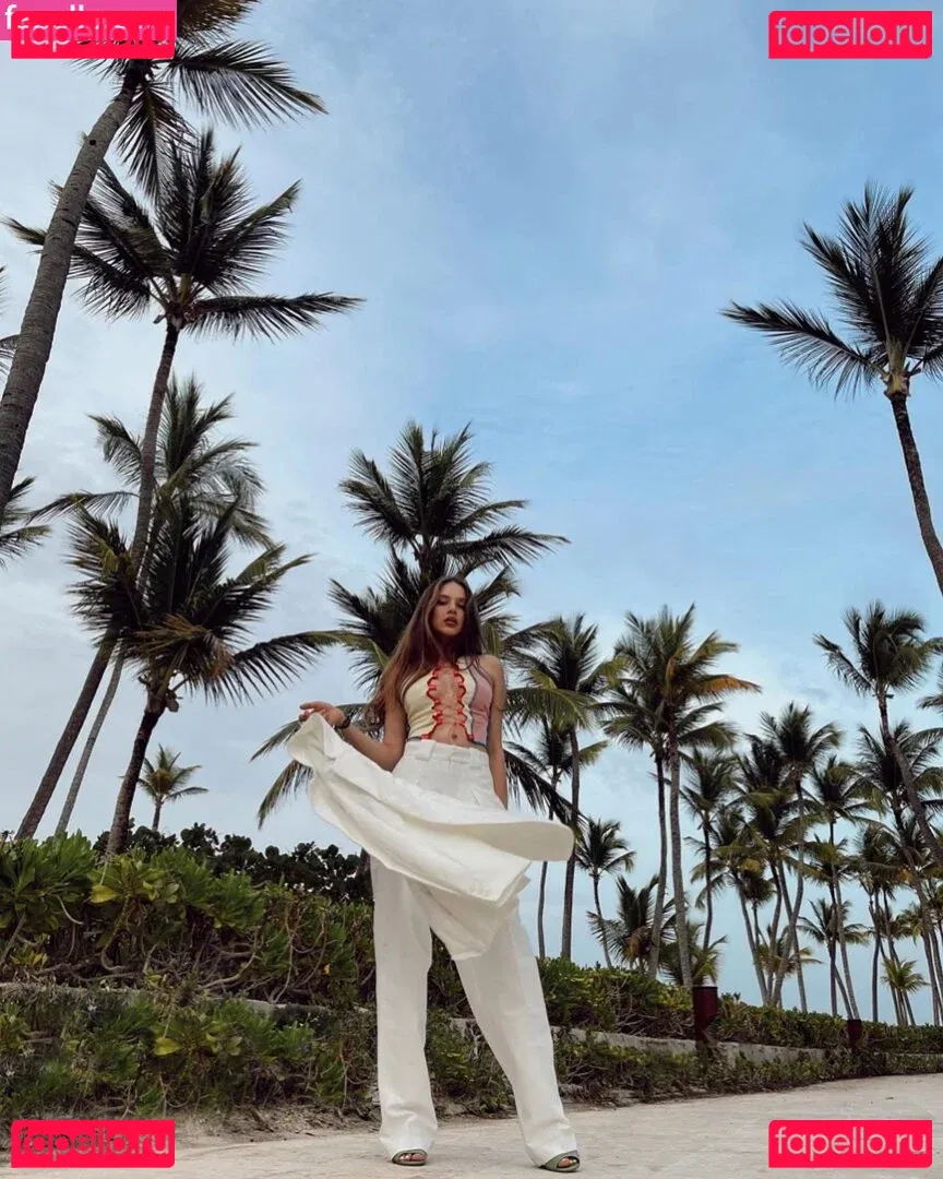 Xenia Tchoumitcheva Onlyfans Photo Gallery 