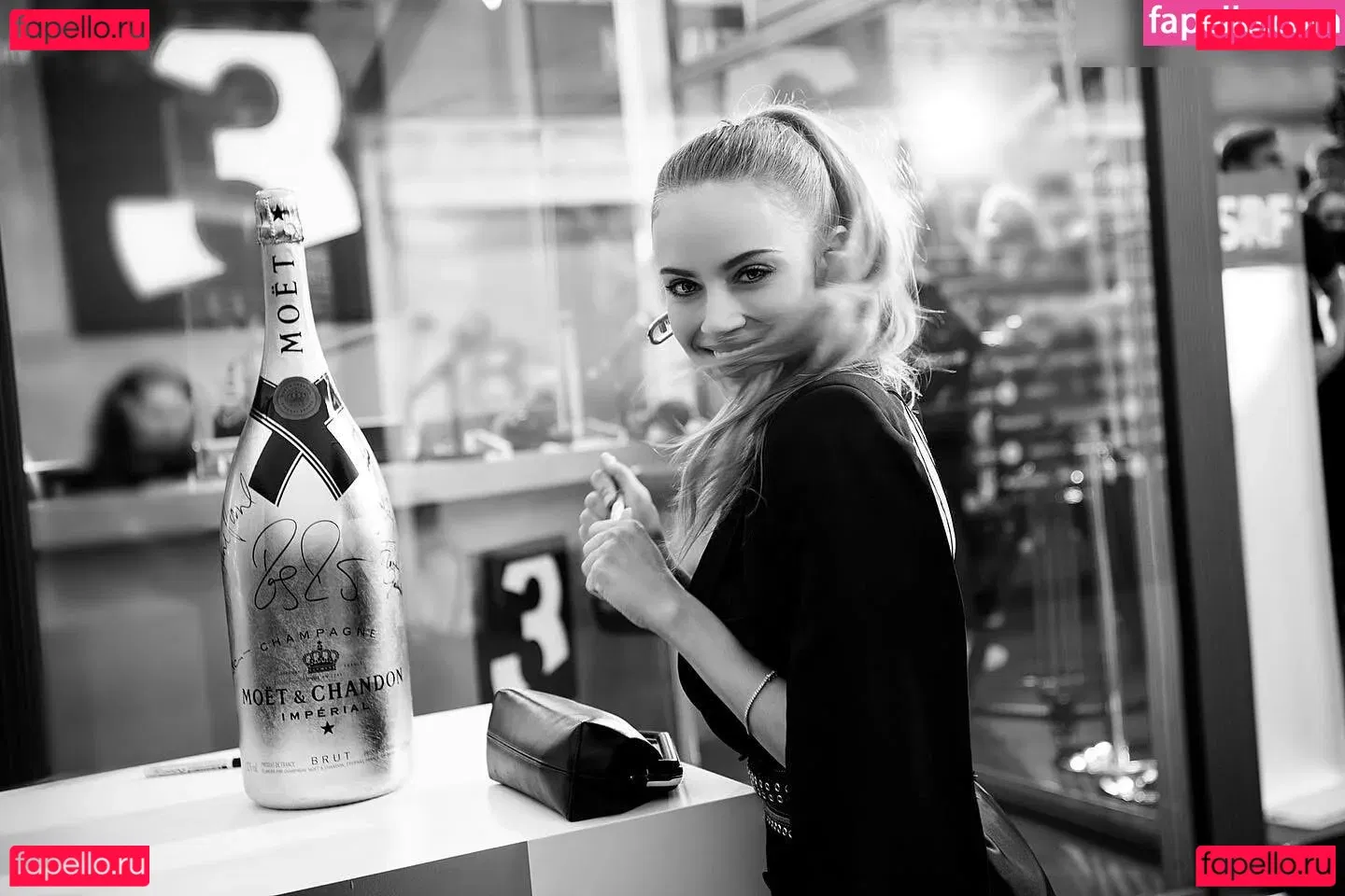 Xenia Tchoumitcheva Onlyfans Photo Gallery 