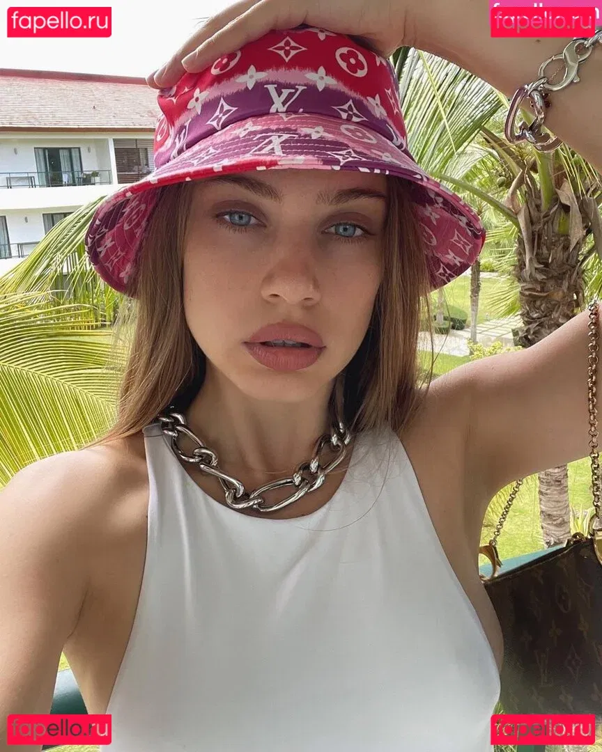 Xenia Tchoumitcheva Onlyfans Photo Gallery 